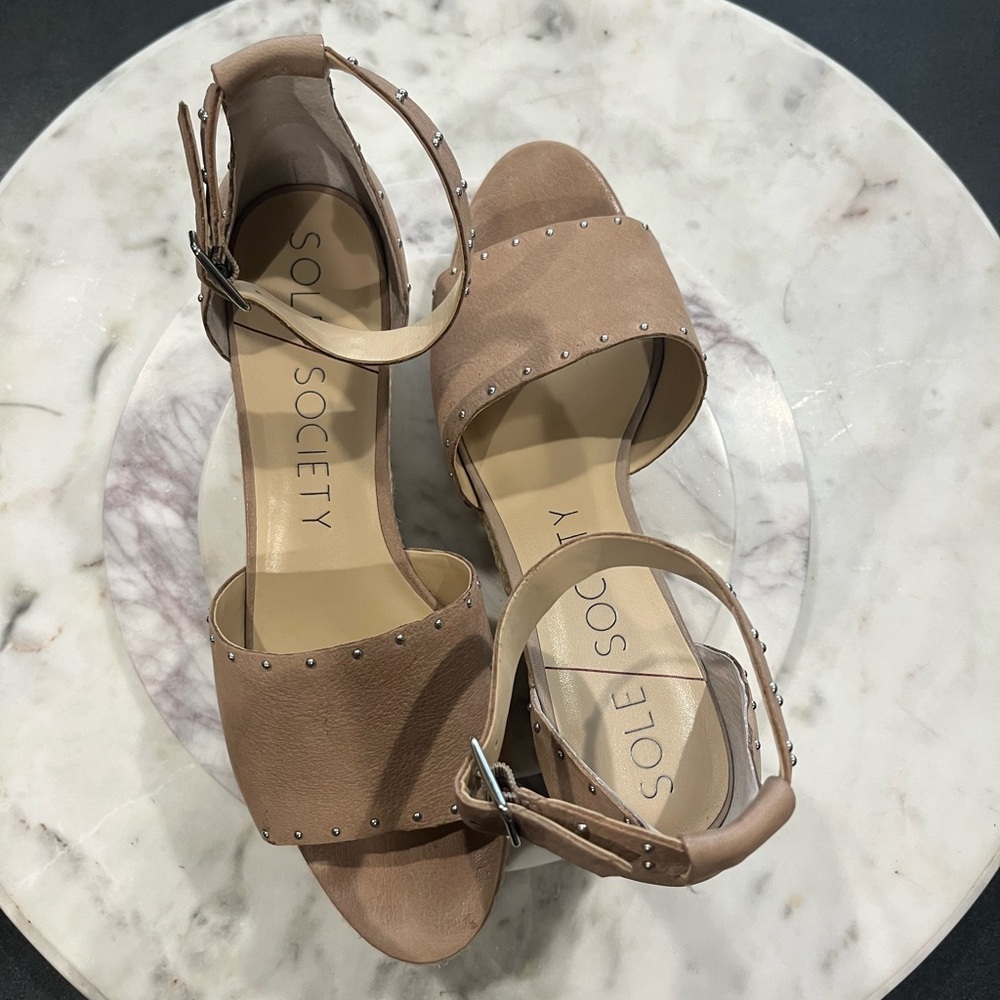 Sole Society Tan Women's Wedge Sandals